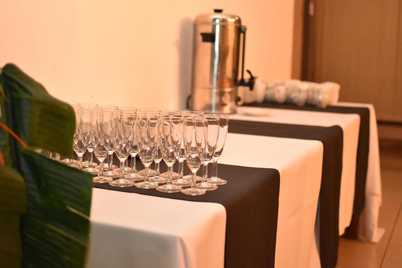 Hotel Dabrowiak Dąbrowa Górnicza エクステリア 写真
