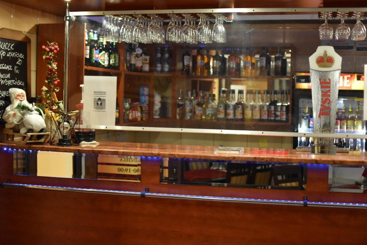 Hotel Dabrowiak Dąbrowa Górnicza エクステリア 写真