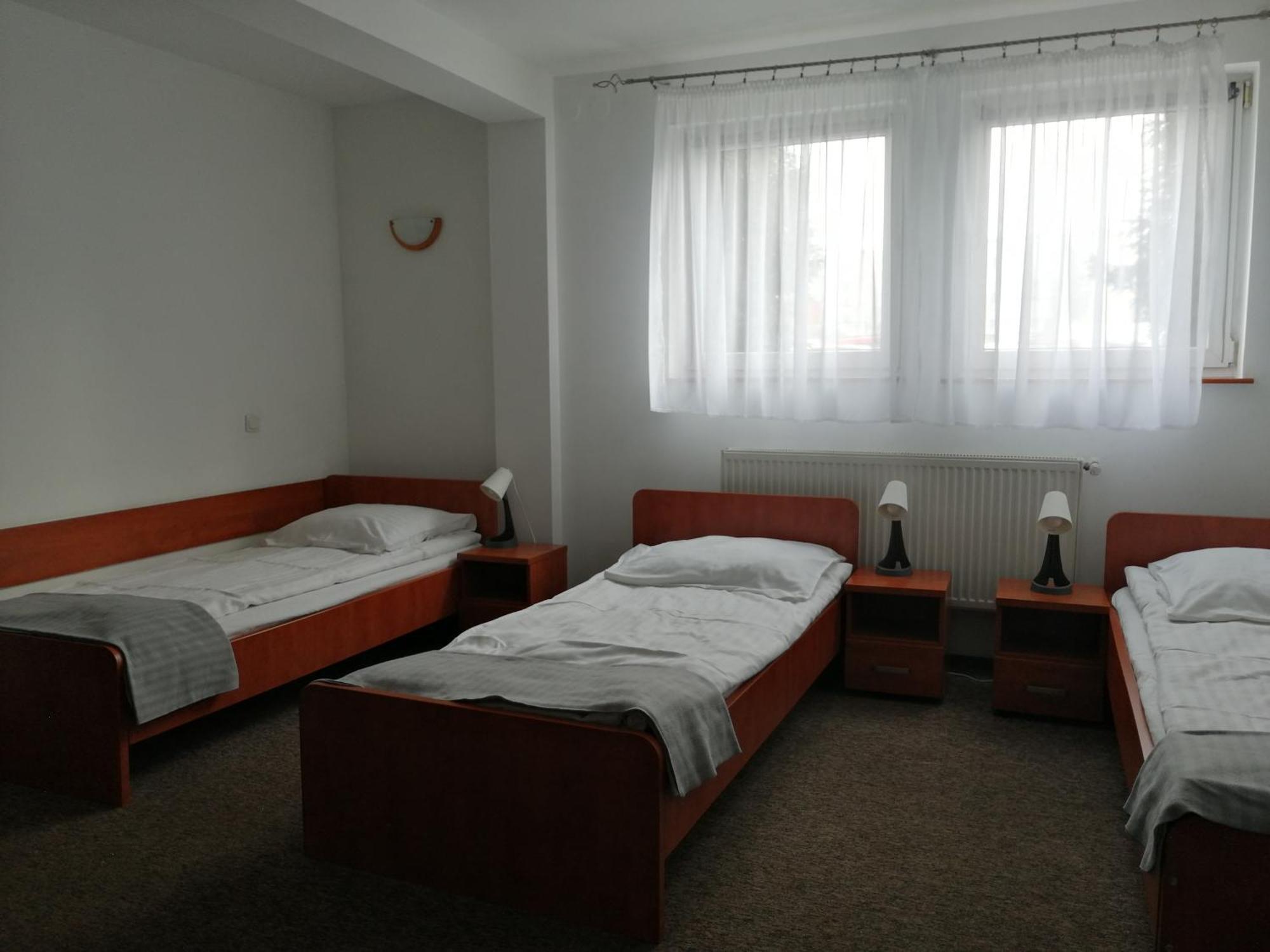 Hotel Dabrowiak Dąbrowa Górnicza エクステリア 写真